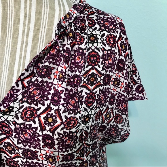 Multicolored top with tie detail - Picture 7 of 7